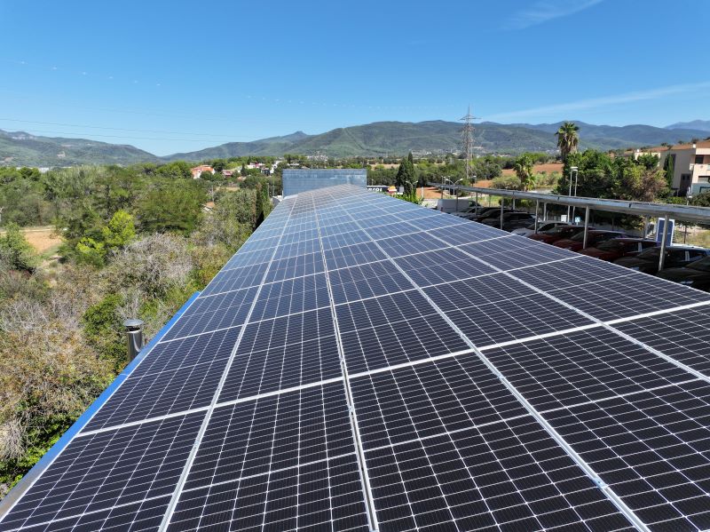 instalaciones paneles solares concesionario